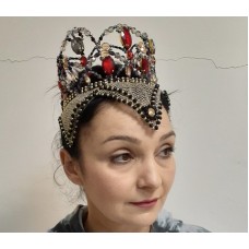Black swan headdress